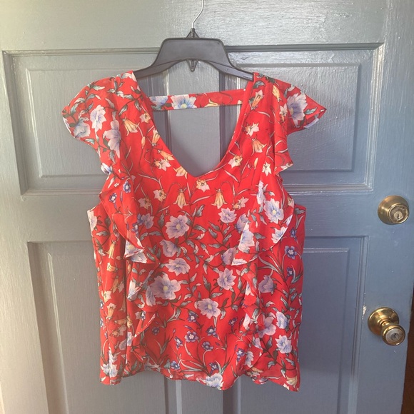 Bwear Tops - Floral Open Back Top